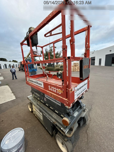 2020 Skyjack SJIII-3219 Solid NM Tires, Half height spring hinged entry gate, Dual Beacons, 800W Inverter