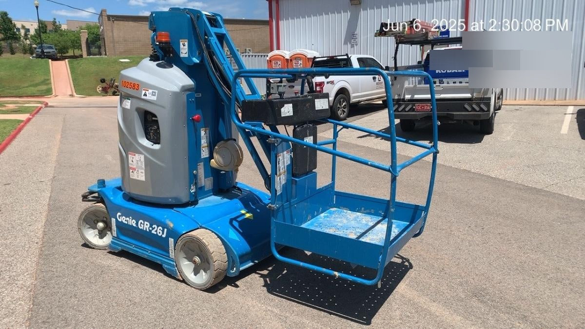 2020 GENIE GR-26J