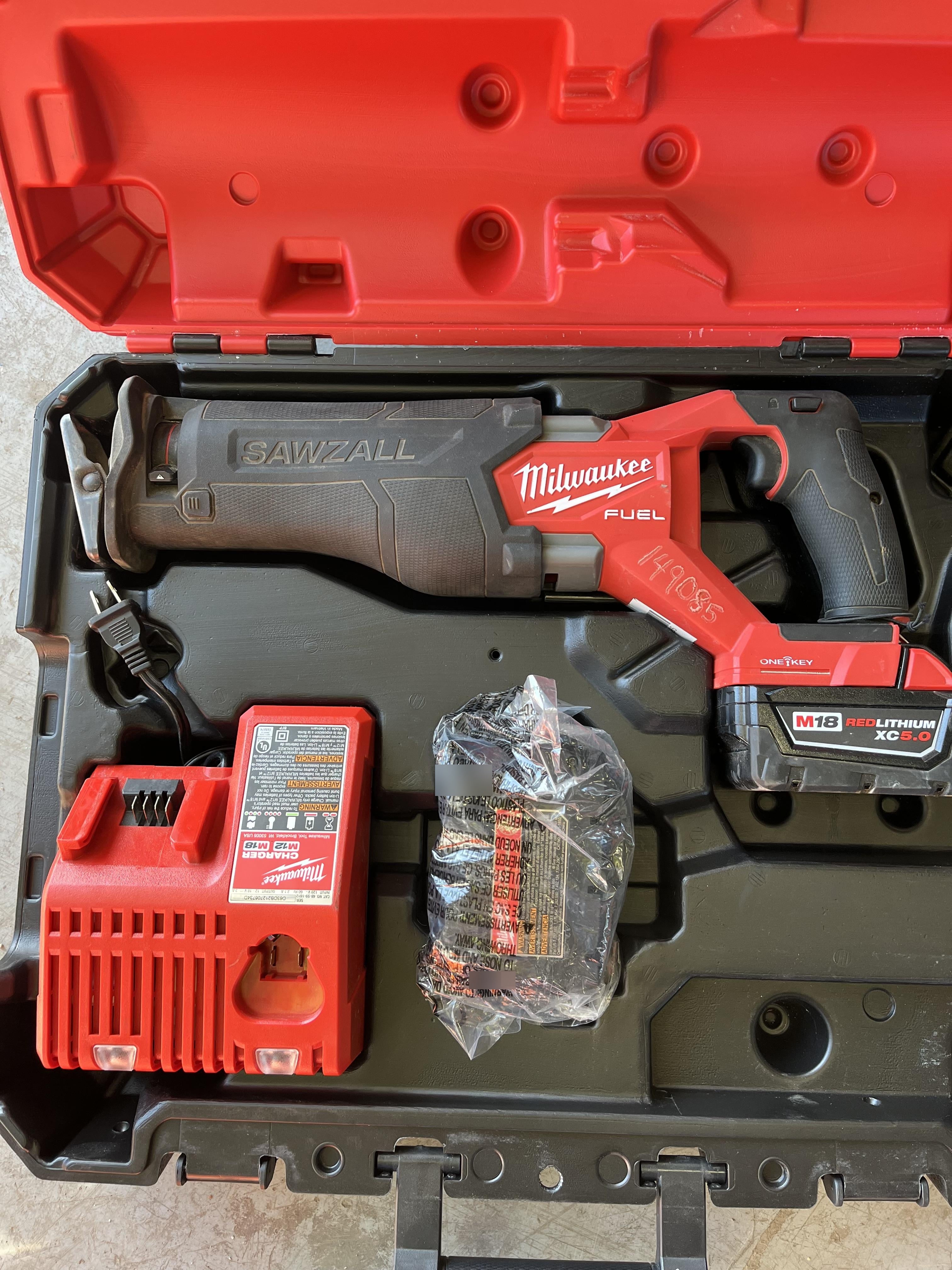 2021 MILWAUKEE 2822-22