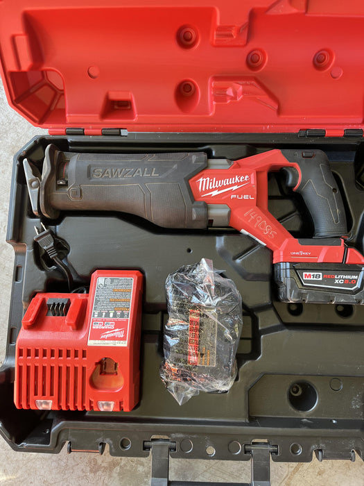 2021 MILWAUKEE 2822-22