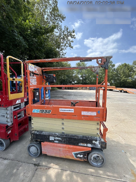 2022 JLG ES1932
