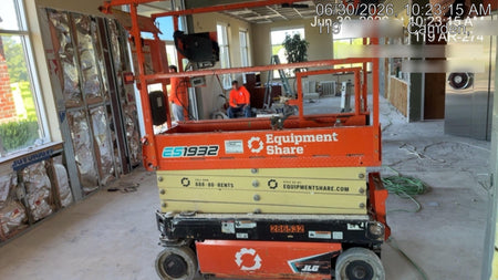 2022 JLG ES1932