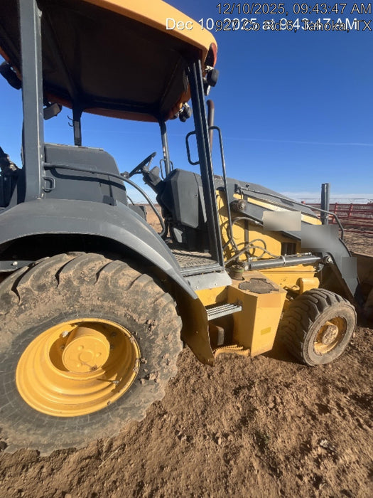 2019 John Deere 310LEP 4WD, Canopy, Standard dipper, ISO Controls, Rear Auxiliary Hydraulics w/Manual QC, Buckets: 12”, 18”, and 24”