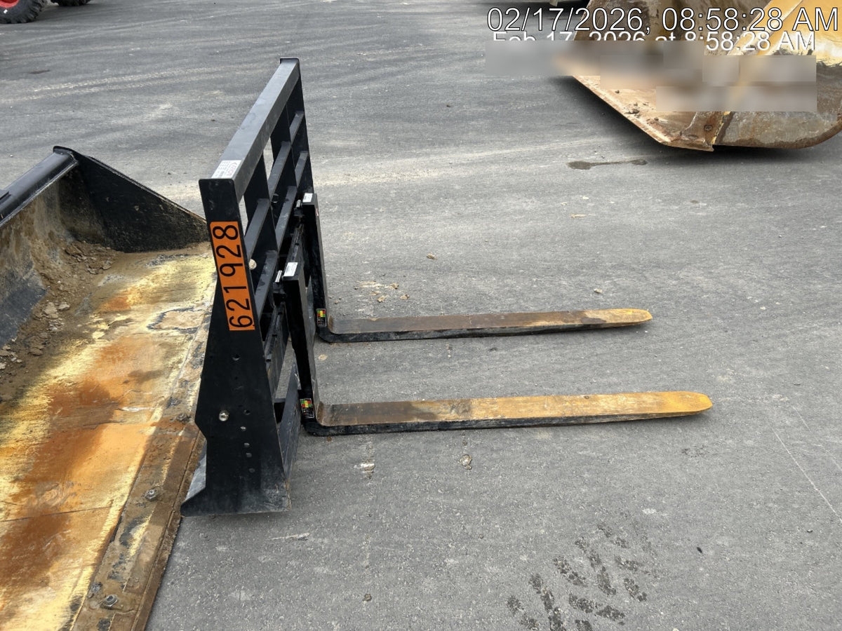 2025 ARROW MATERIAL HANDLING 48" Pallet Forks - Arrow