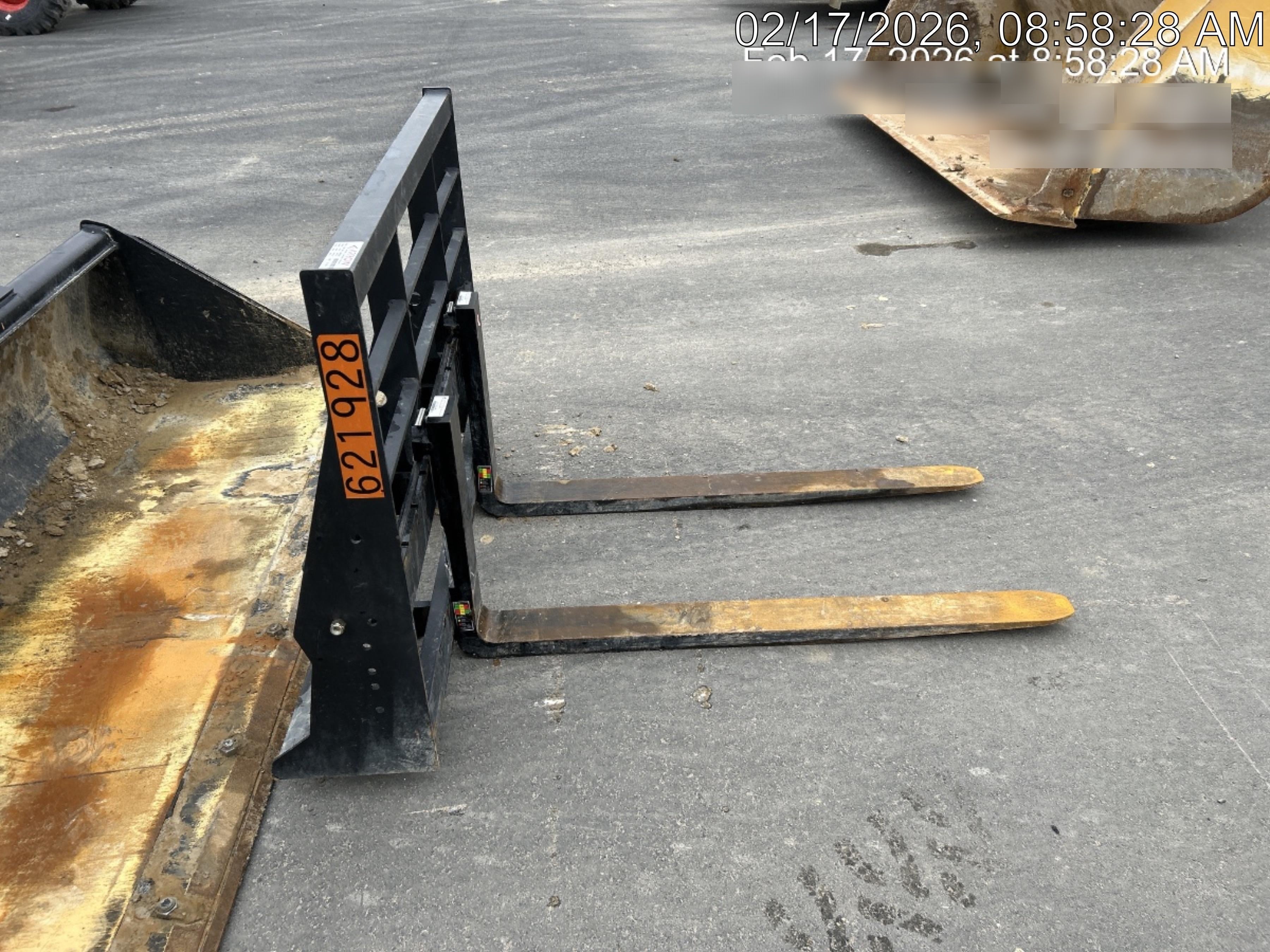 2025 ARROW MATERIAL HANDLING 48" Pallet Forks - Arrow