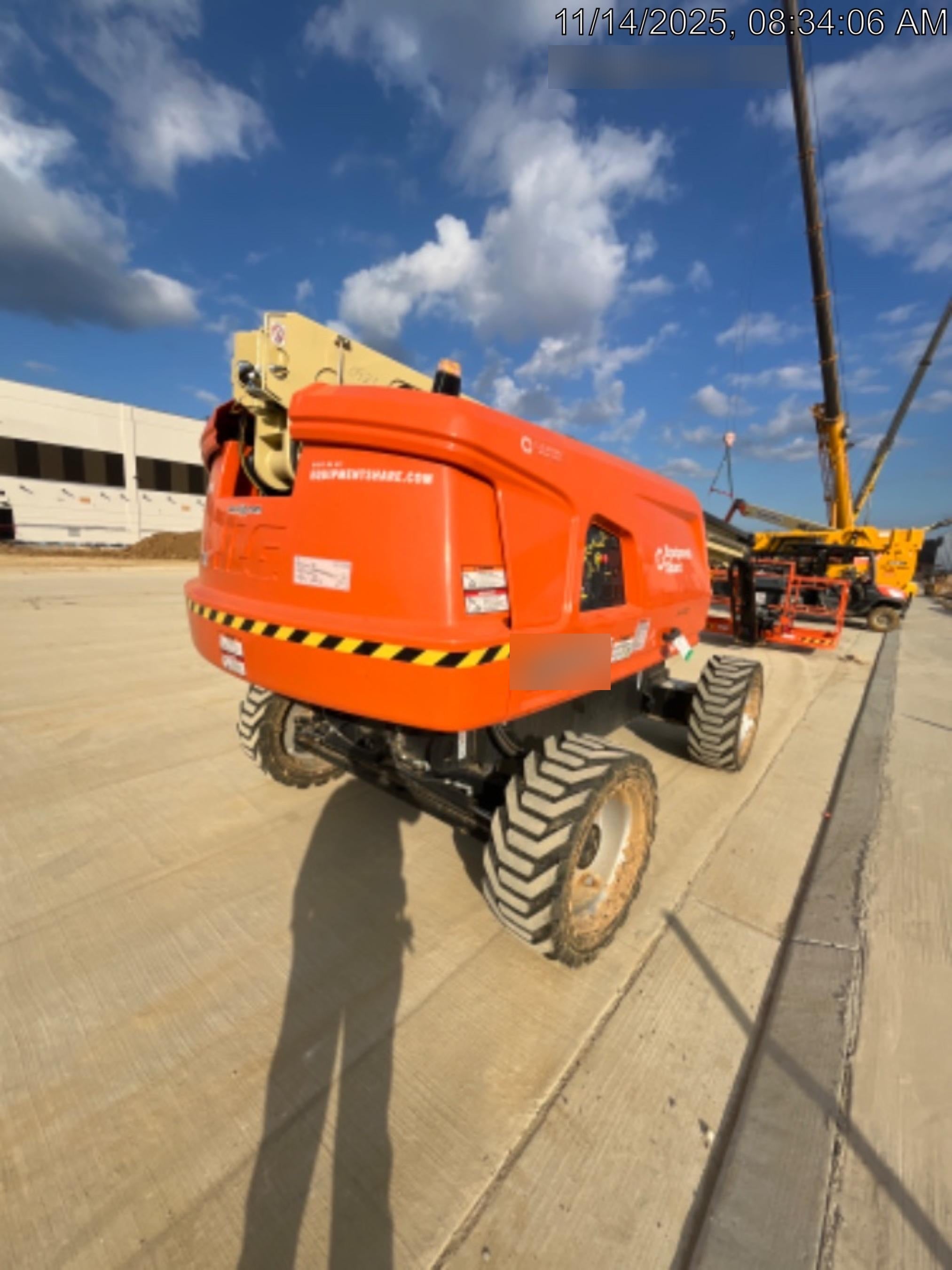 2025 JLG 660SJ