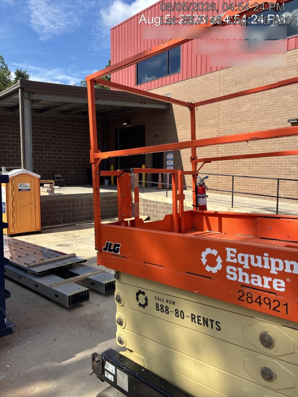 2022 JLG ES3246