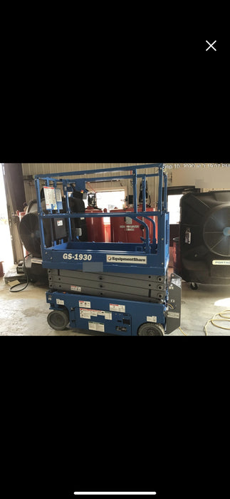 2020 Genie GS-1930 Solid Non Marking Tires, Beacon, Folding rails with half height swing gate, 800W Inverter