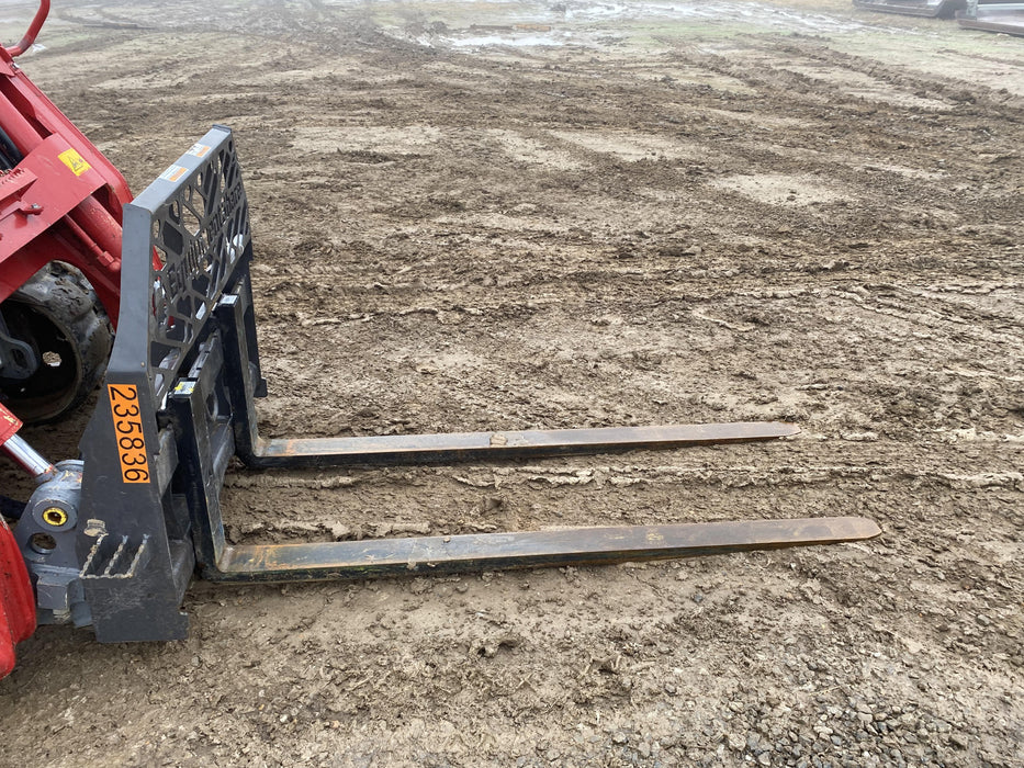 2022 PALADIN 48" Pallet Forks - Paladin