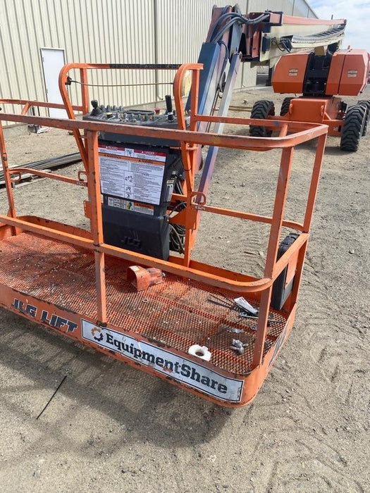 2019 JLG 860SJ