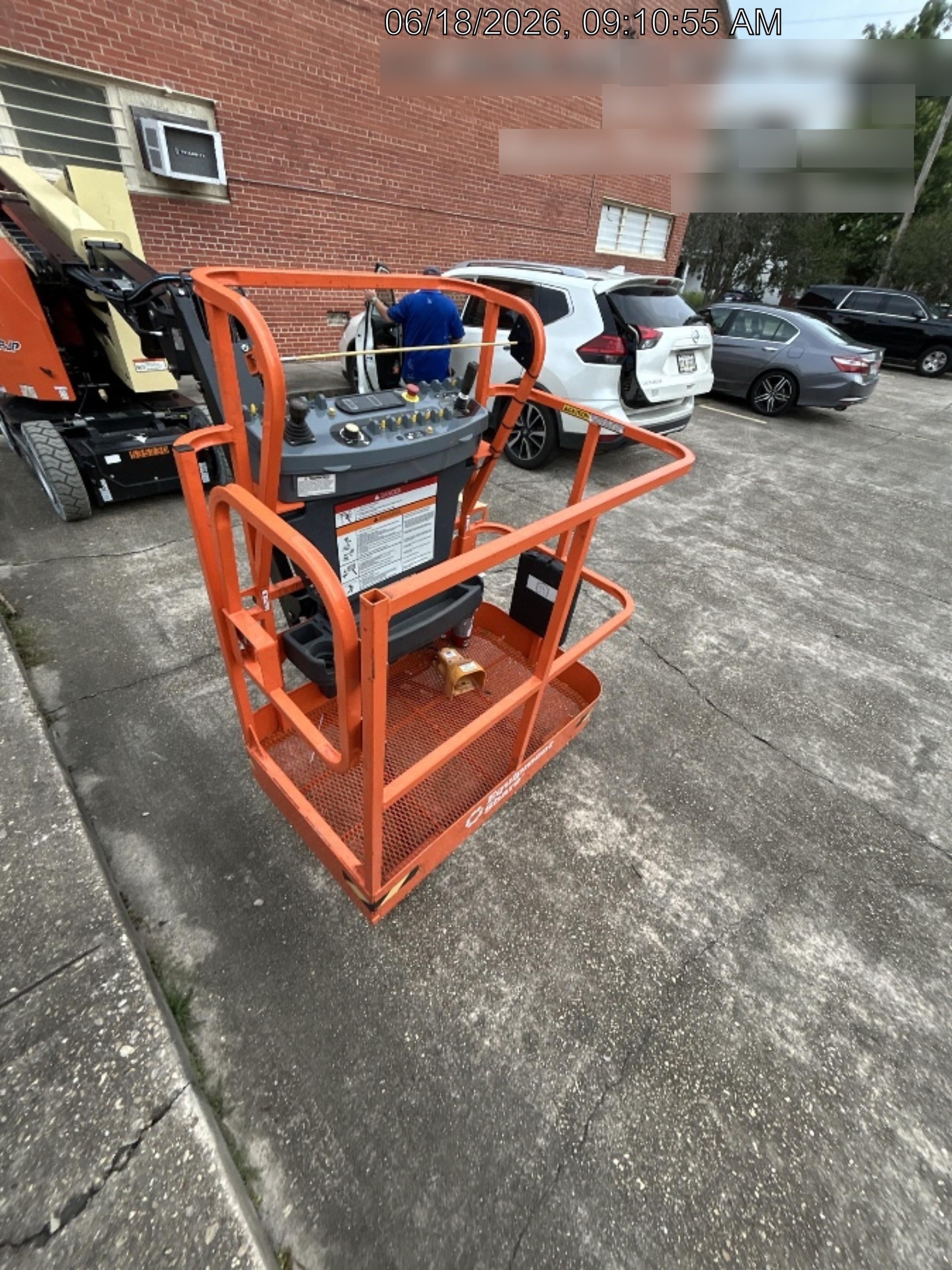 2025 JLG E300AJP
