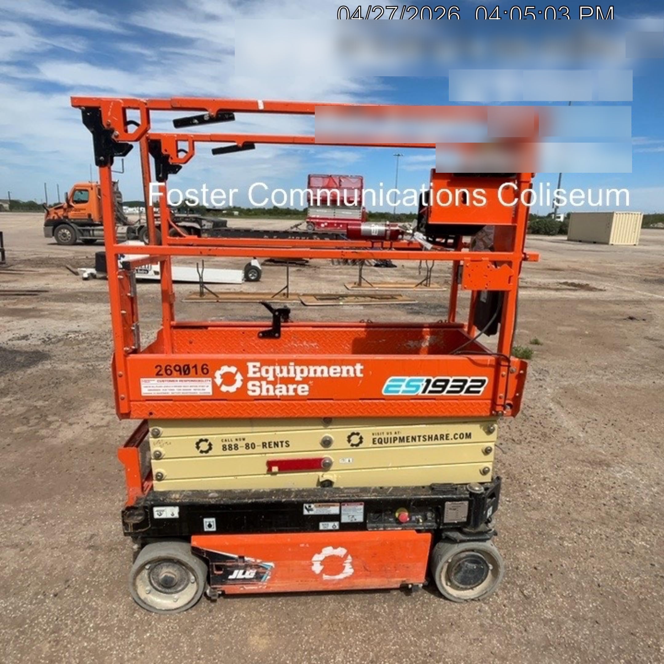 2022 JLG ES1932