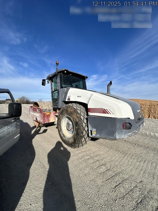 2023 DYNAPAC CA2500D