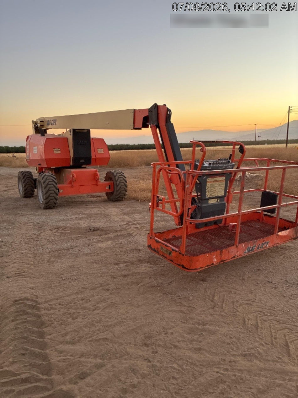 2020 JLG 800AJ