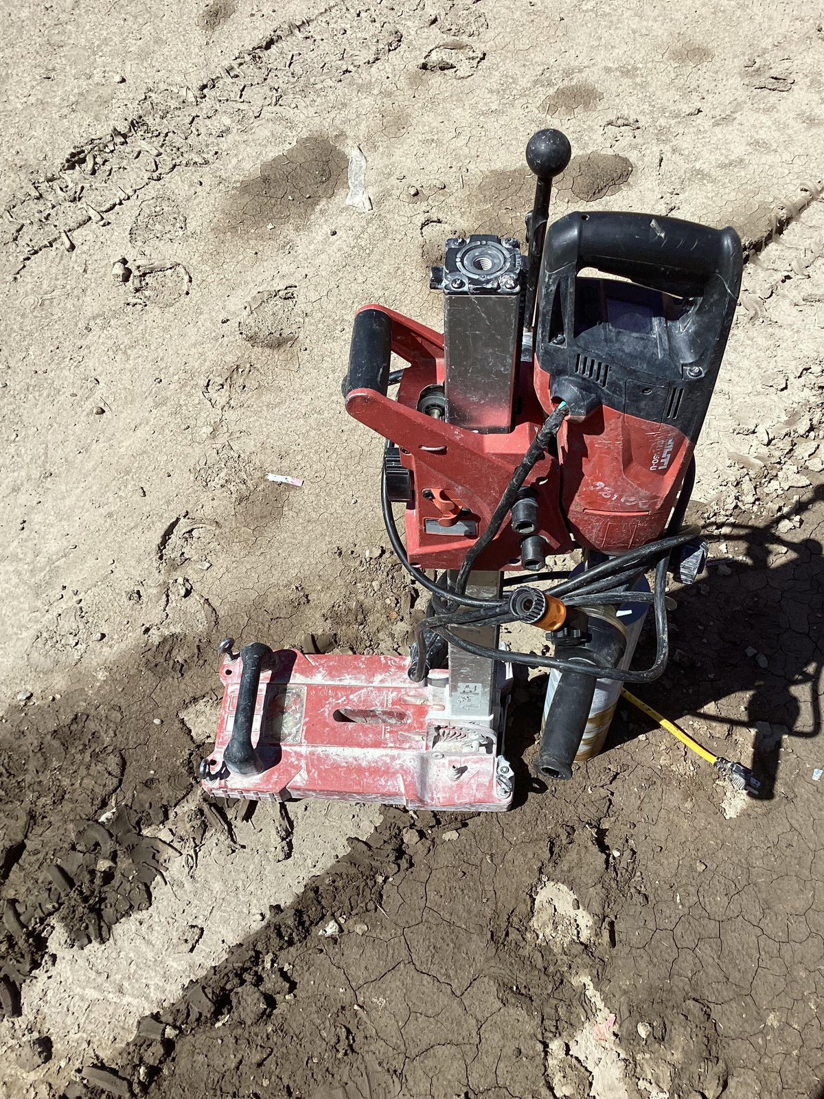 2023 HILTI DD150U