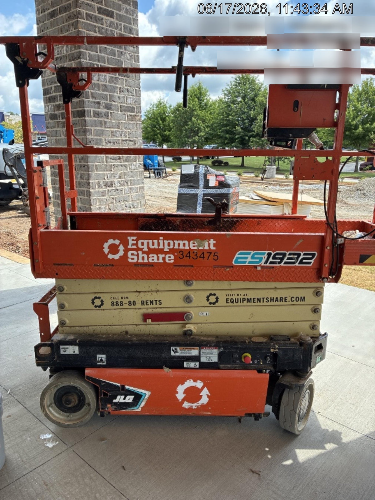 2023 JLG ES1932
