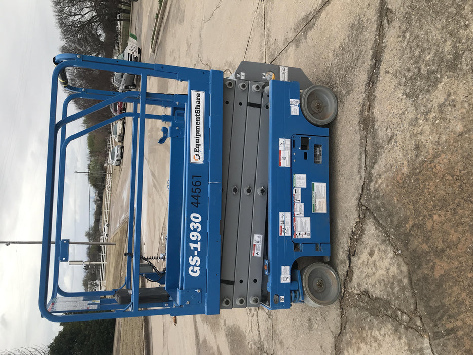 2019 Genie GS-1930 Fixed rails with chain Entry