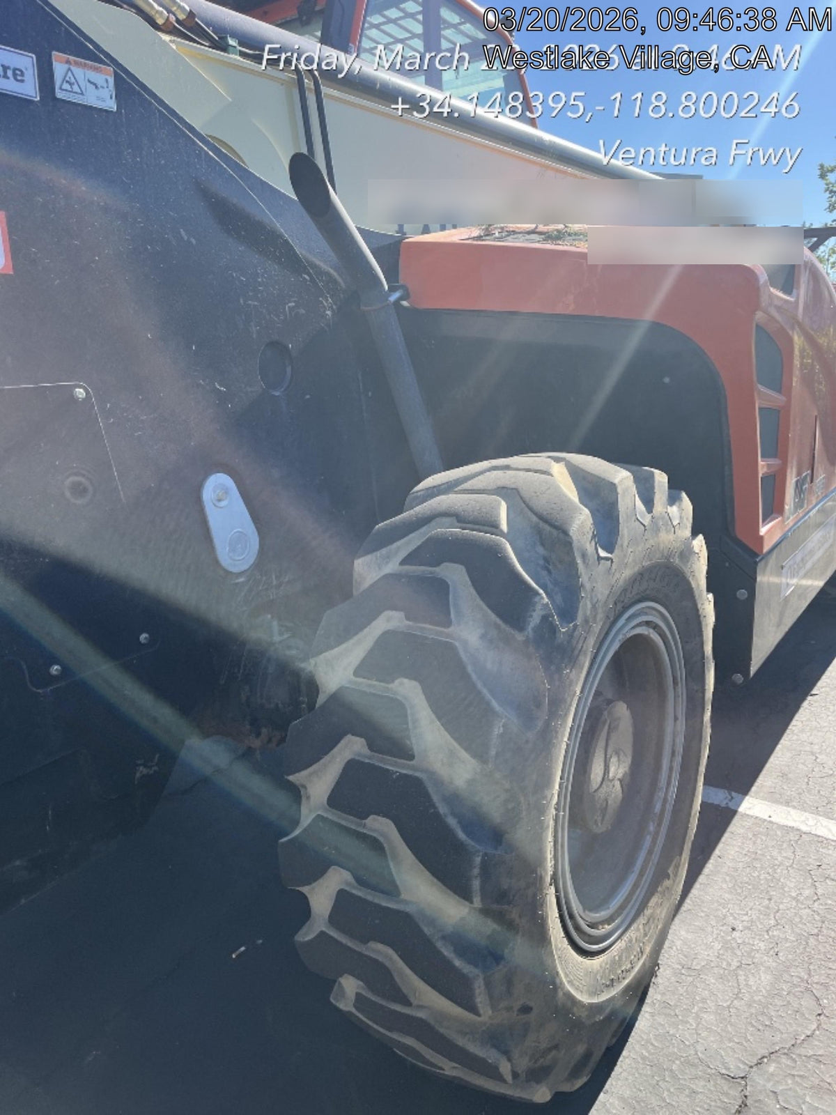 2019 JLG 1075