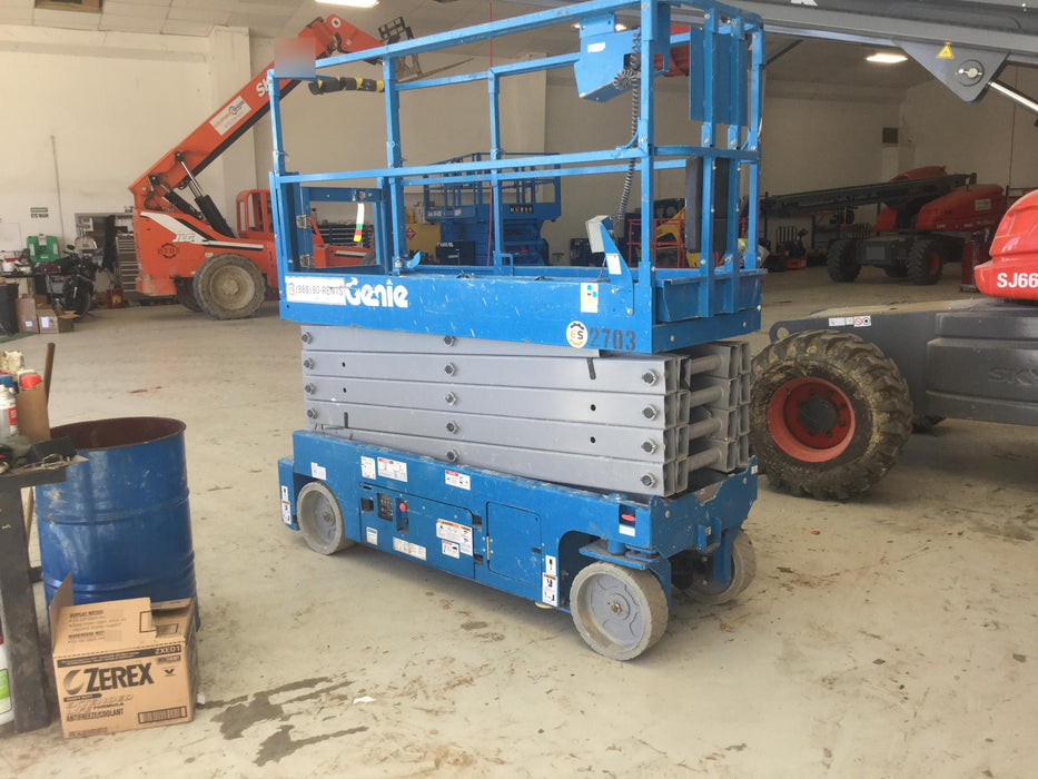 2016 Genie GS-3232 Genie GS3232 Narrow Scissor Lift