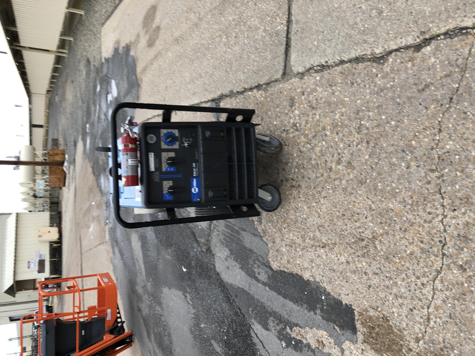 2019 Miller Electric BOBCAT 250 Standard w/Running Gear, Bracket, Hose