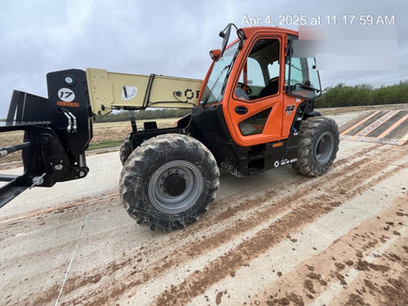 2025 JLG 1732