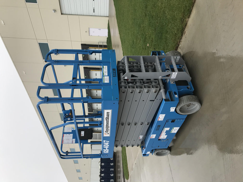 2019 Genie GS-4047 Folding rails with half height swing gate