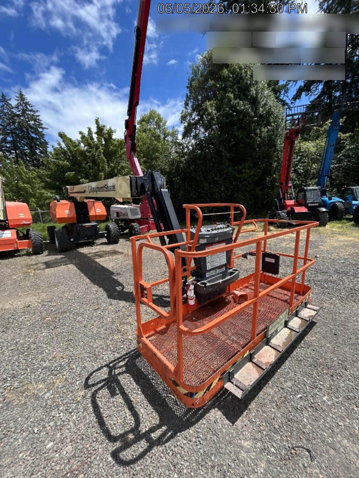 2023 JLG 860SJ