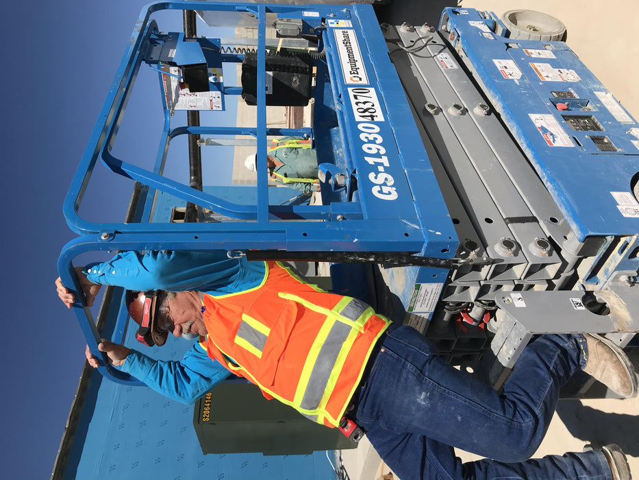 2019 Genie GS-1930 Fixed rails with chain Entry