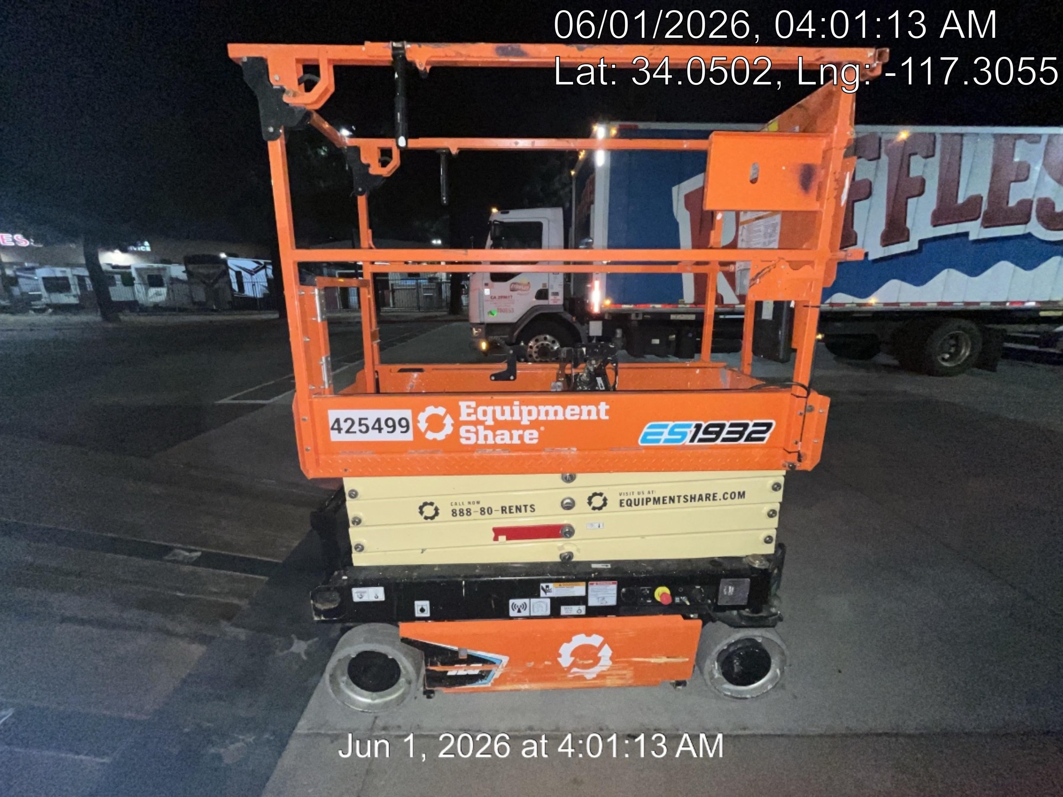 2024 JLG ES1932