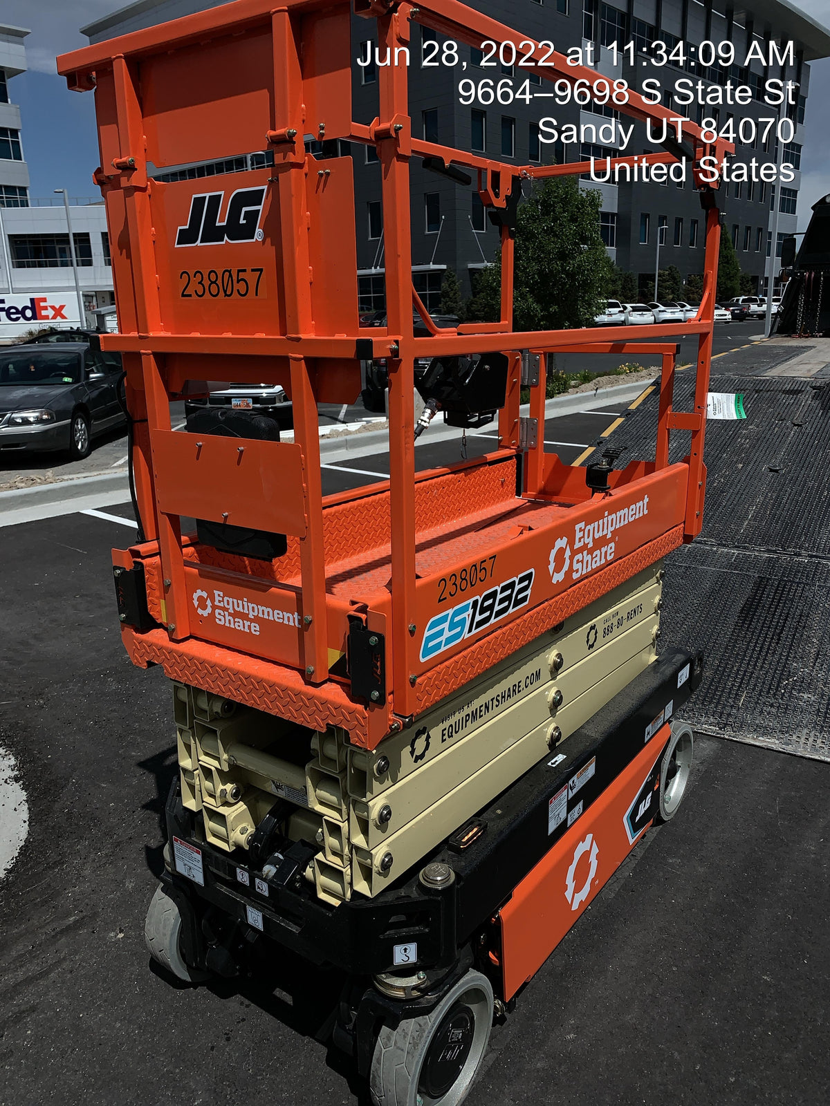 2022 JLG ES1932