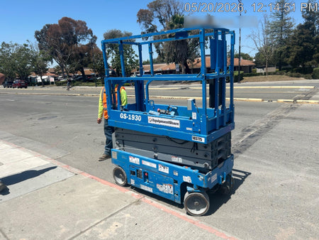 2020 Genie GS-1930 Solid Non Marking Tires, Beacon, Folding rails with half height swing gate, 800W Inverter