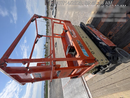 2023 JLG ES1932