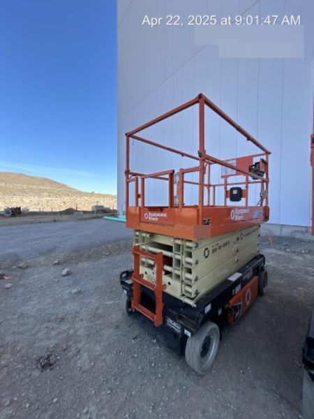 2022 JLG ES3246