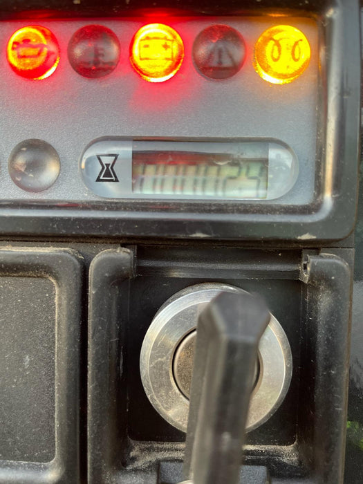 2021 Vac-Tron LP573XDT T4 Koehler Diesel Engine, 500 Gallon Debris Tank, x2 100 Gallon Water Tanks