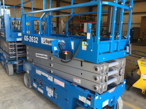 2019 Genie GS-2632 Folding rails with half height swing gate