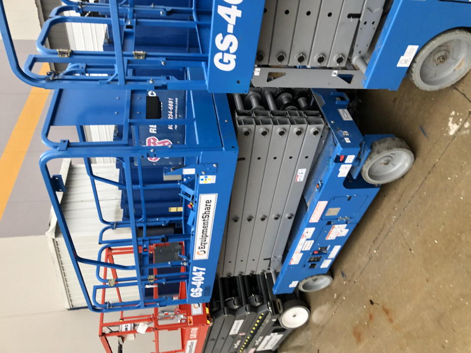 2019 Genie GS-4047 Folding rails with half height swing gate