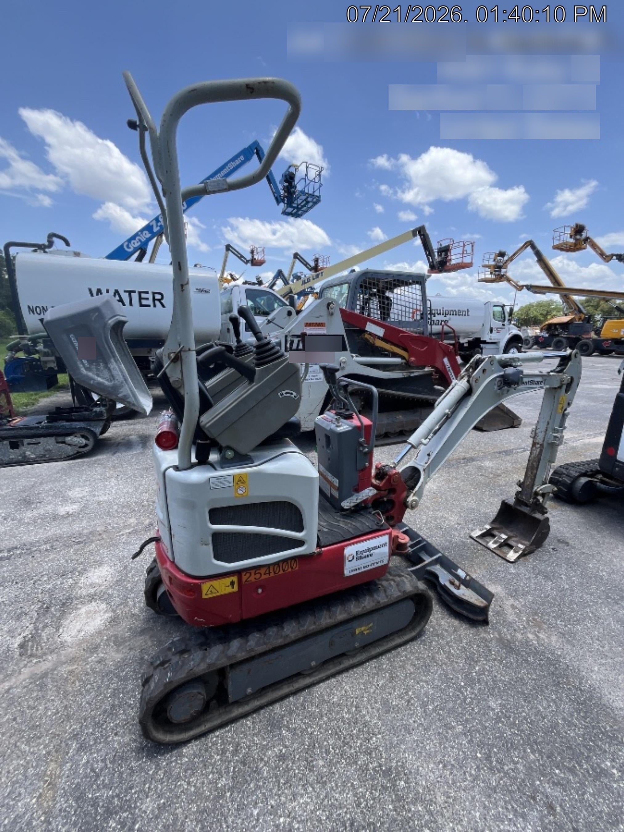 2022 TAKEUCHI TB210R