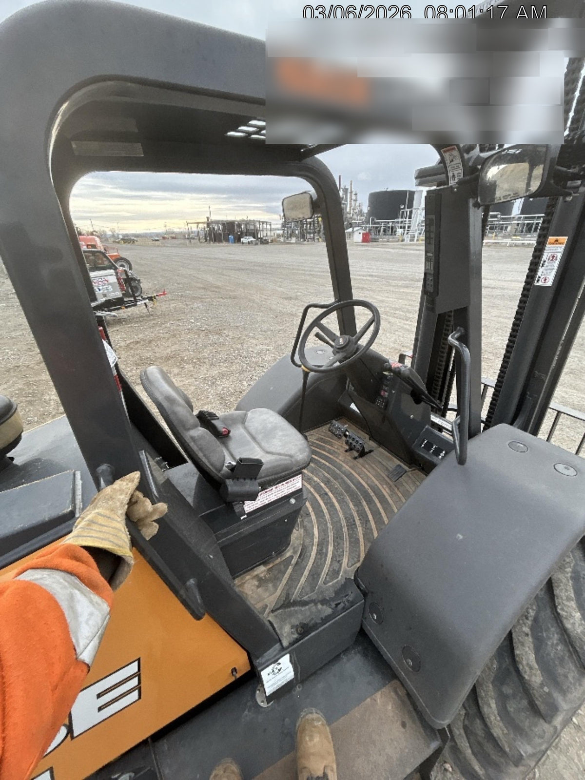 2023 CASE 588H