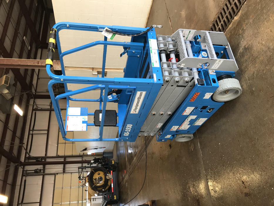 2019 Genie GS-1930 Fixed Rails with Chain Entry