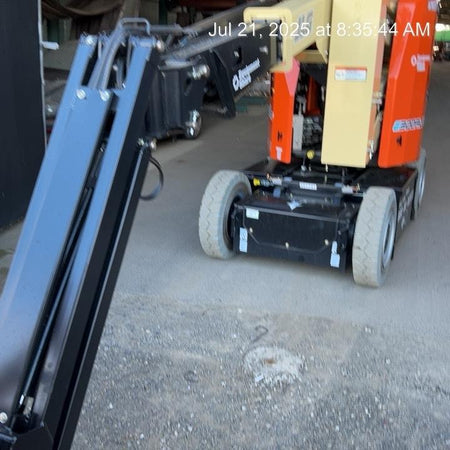 2025 JLG E300AJP