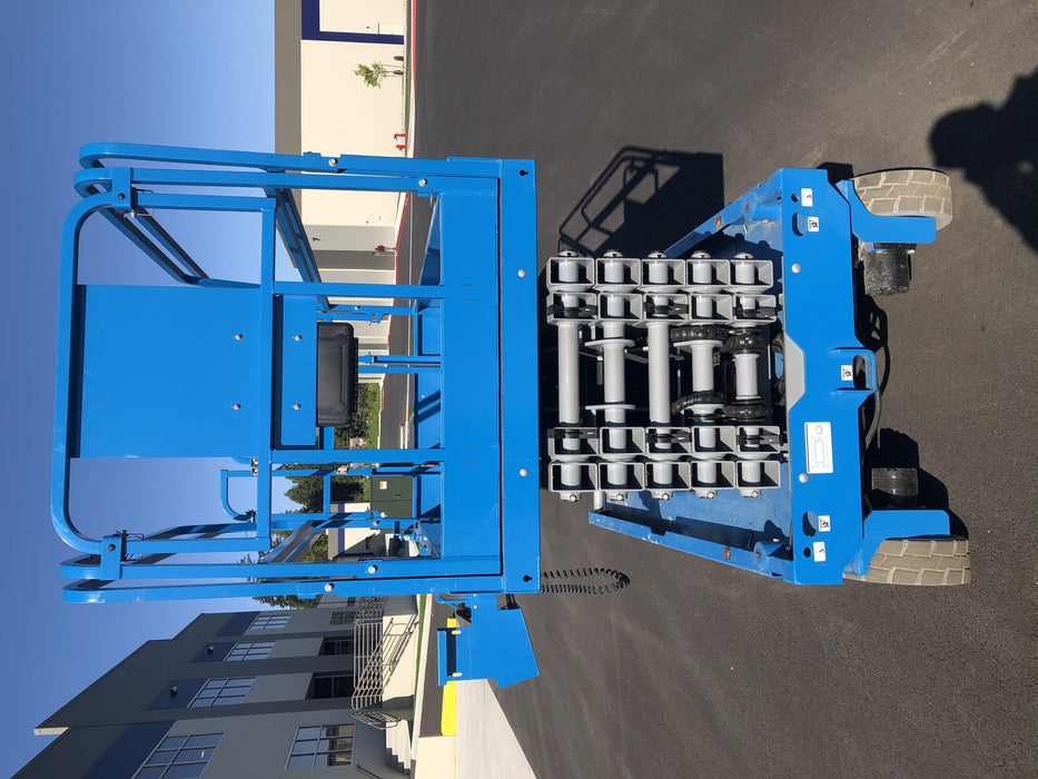 2019 Genie GS-4047 Folding rails with half height swing gate, 800W Inverter