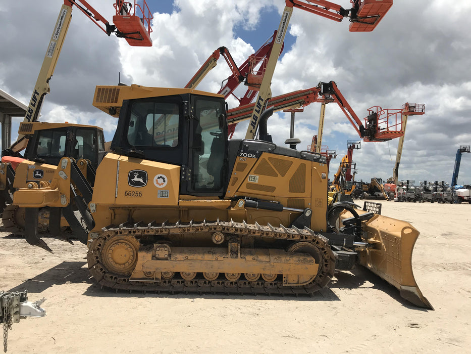 2020 JOHN DEERE 700K