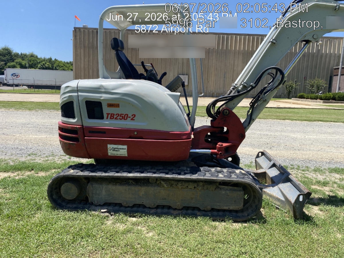 2023 TAKEUCHI TB250-2R