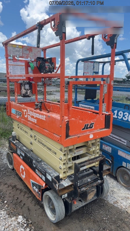 2024 JLG ES1932