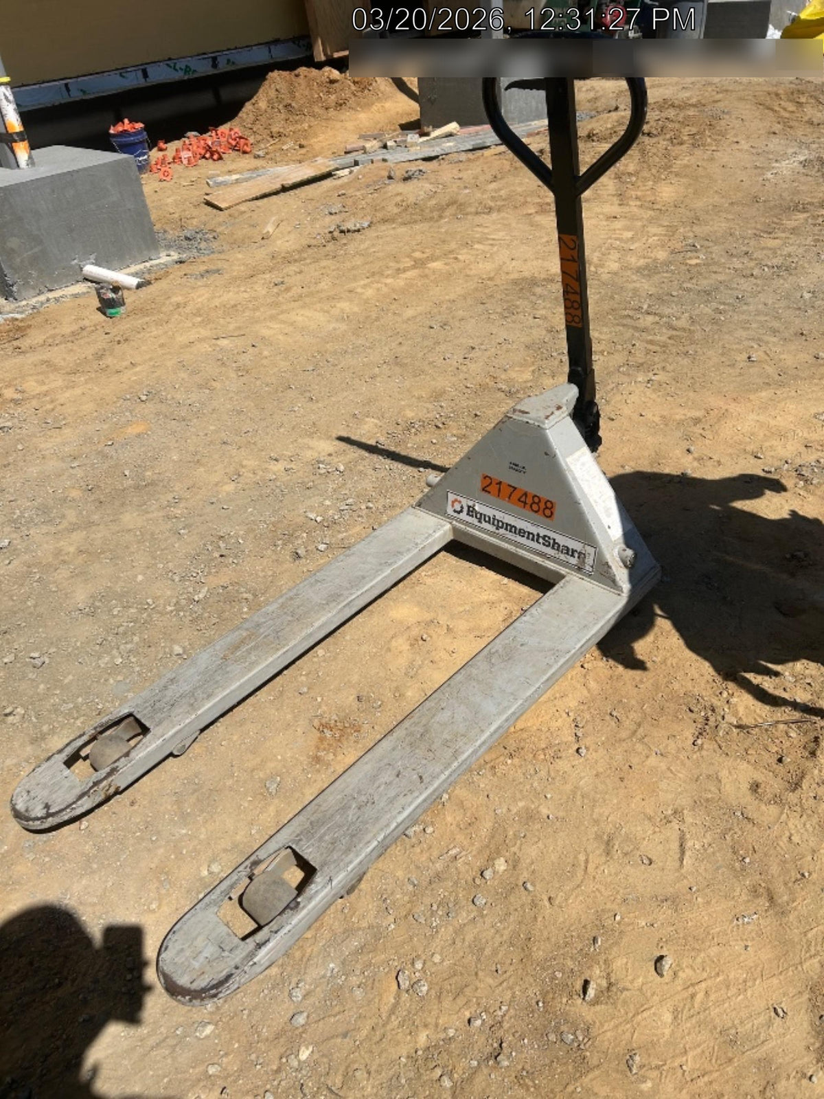 2022 ROUGHNECK 5,500lb Manual Pallet Jack - Roughneck