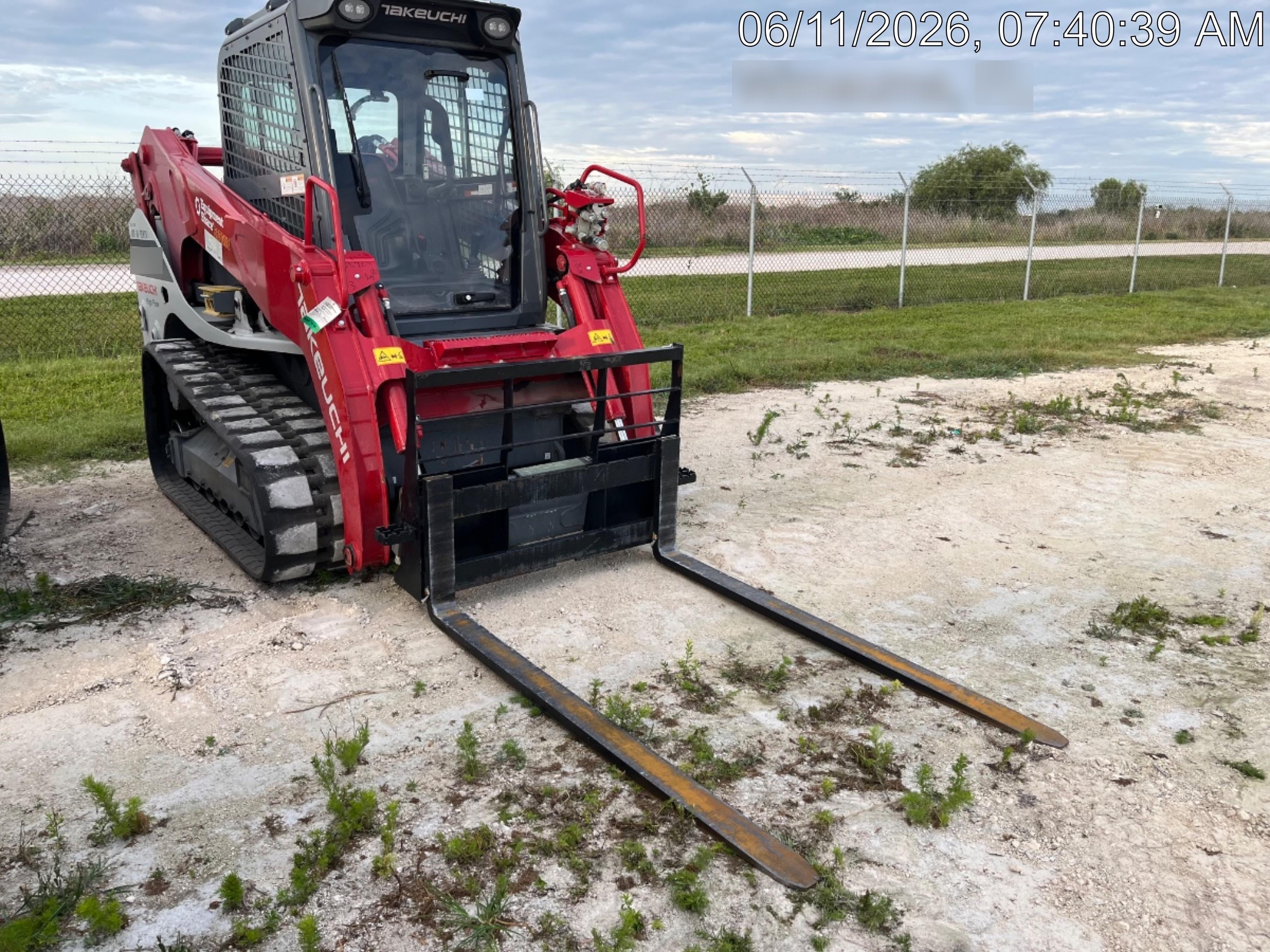2025 TAKEUCHI TL12V2-CRHR
