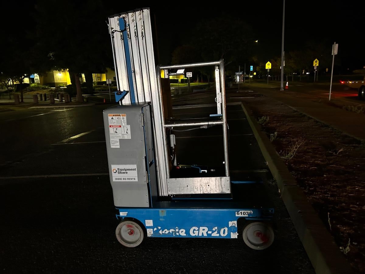 2019 GENIE GR-20