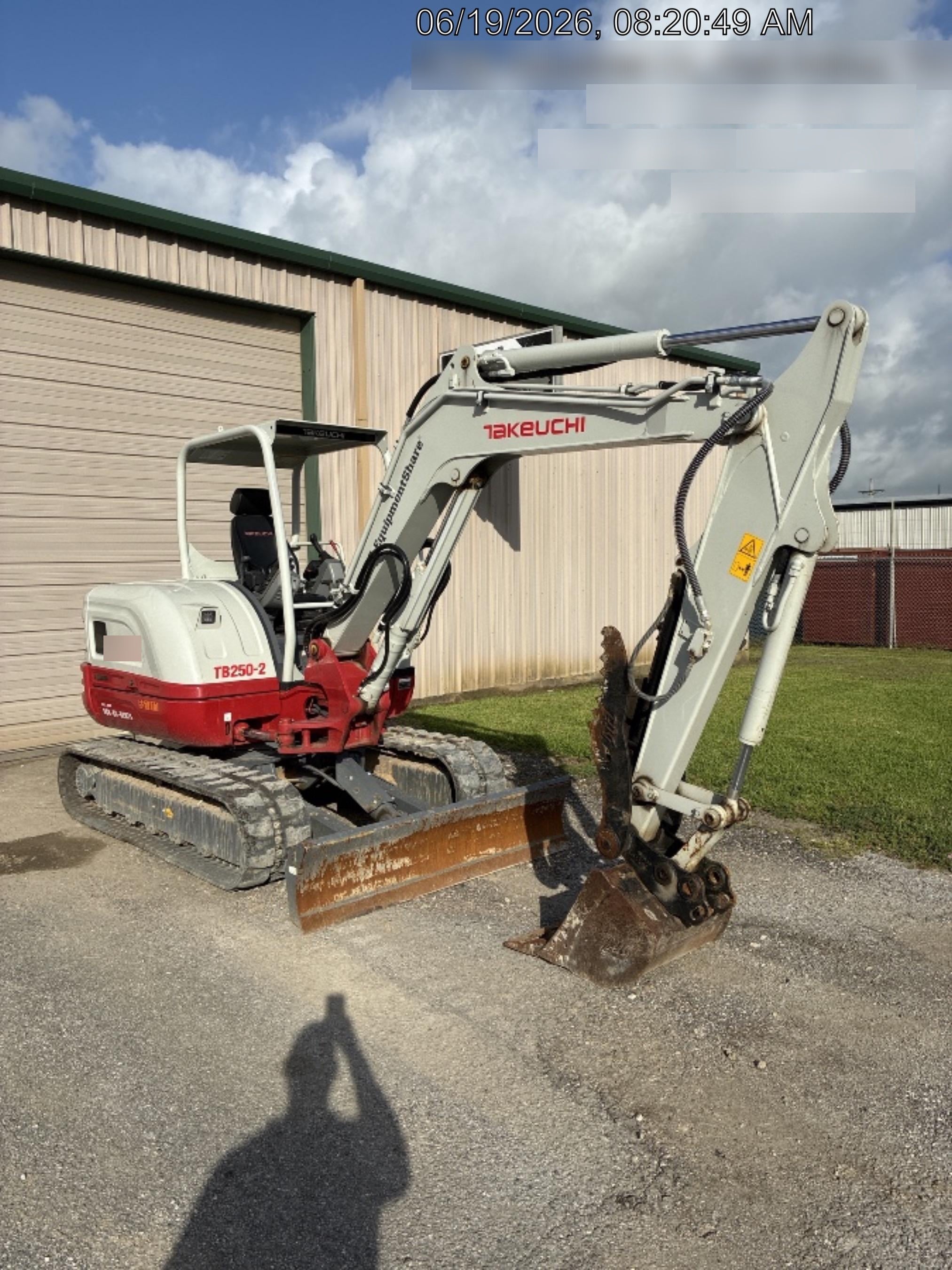 2025 TAKEUCHI TB250-2R