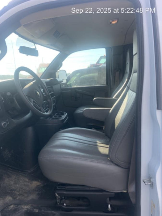 2025 CHEVROLET Express Van - Rental