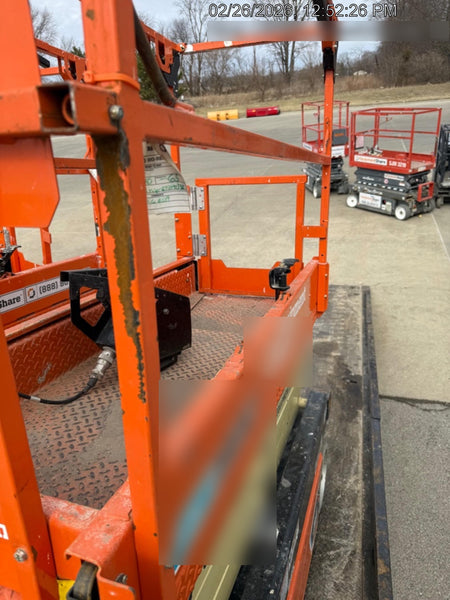 2022 JLG ES1932